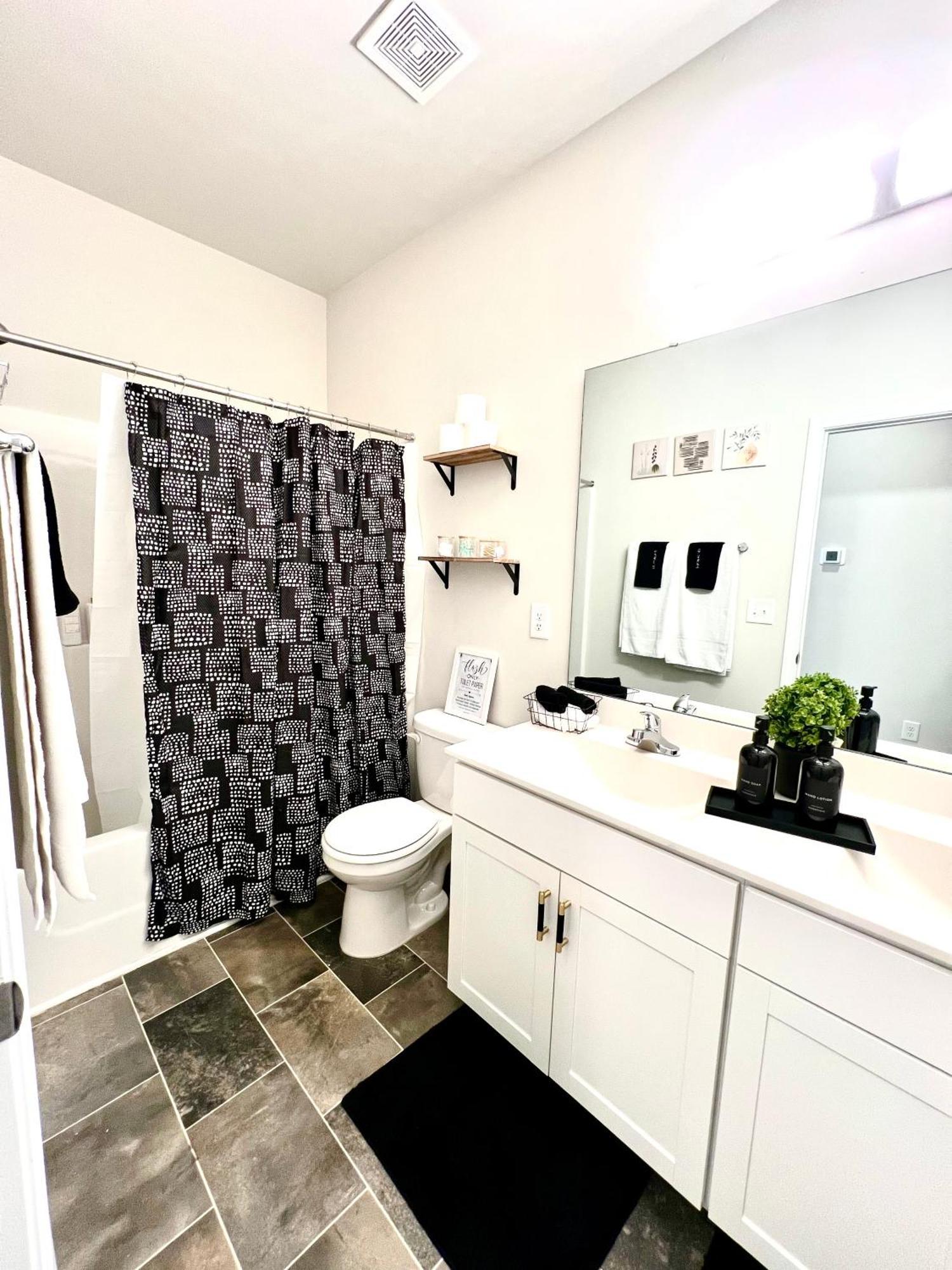 Raleigh Luxe Family Retreat- 15 Min To Downtown, Kids Gear, Fast Wifi For Wfh, Ev & Pet Friendly Villa Buitenkant foto